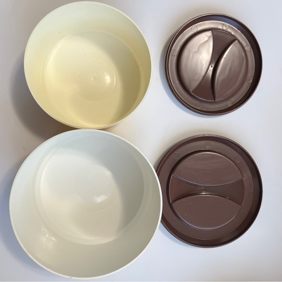 Vintage Sterilite canisters with mushrooms /vegetables. Cream / brown lids - Picture 3 of 7